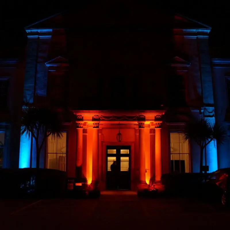 Entrance Uplit